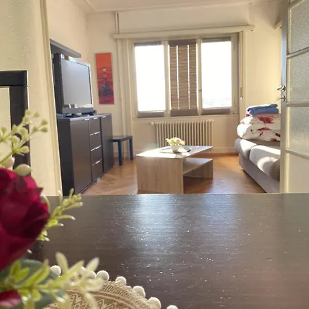 3-room With Balcony, דירה
